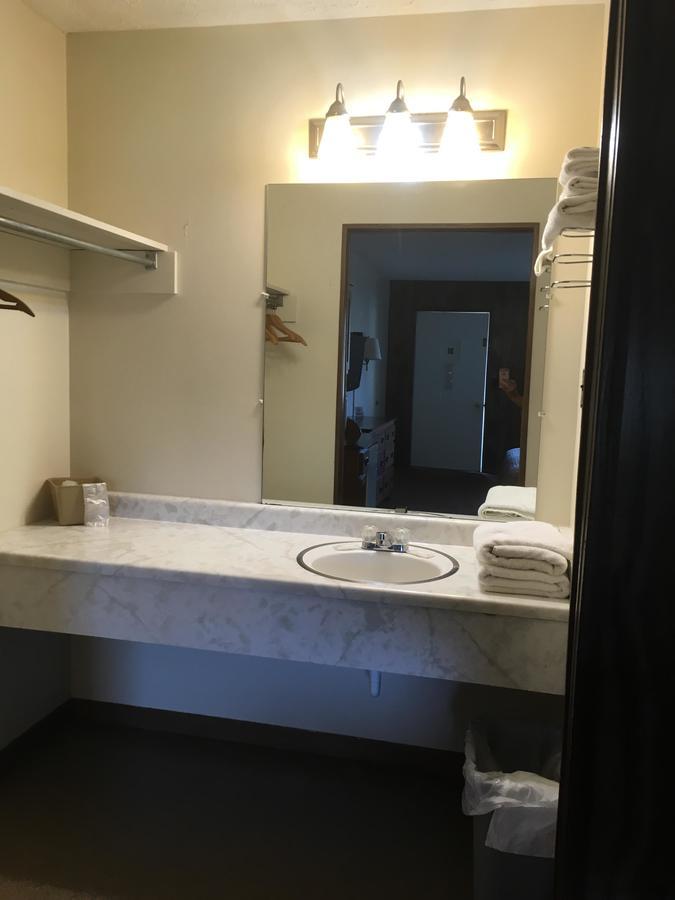 Brown'S Motel Aberdeen 外观 照片